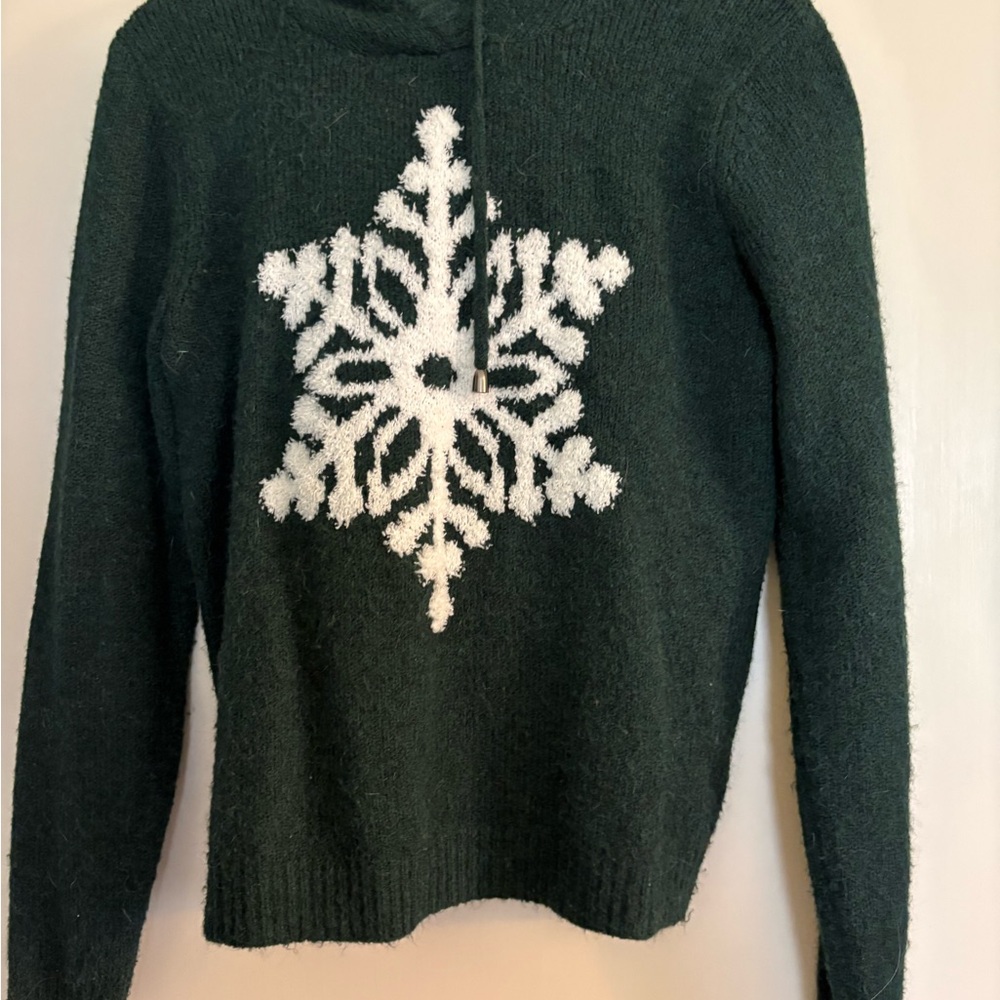 cupcakes & cashmere Dark Green Snowflake Turtleneck Sweater